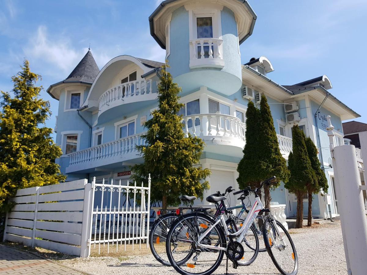 Bed and Breakfast Crystal Es Susanne Panzio Шиофок Экстерьер фото