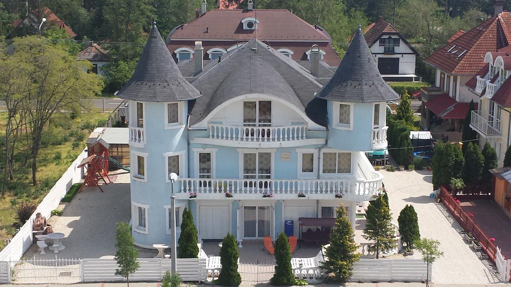 Bed and Breakfast Crystal Es Susanne Panzio Шиофок Экстерьер фото