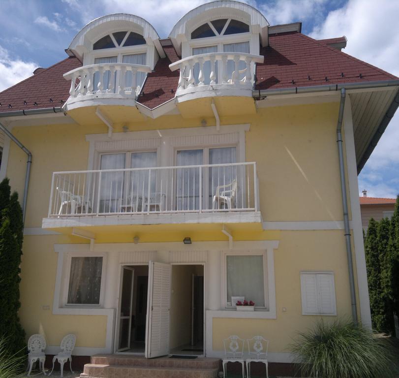 Bed and Breakfast Crystal Es Susanne Panzio Шиофок Номер фото