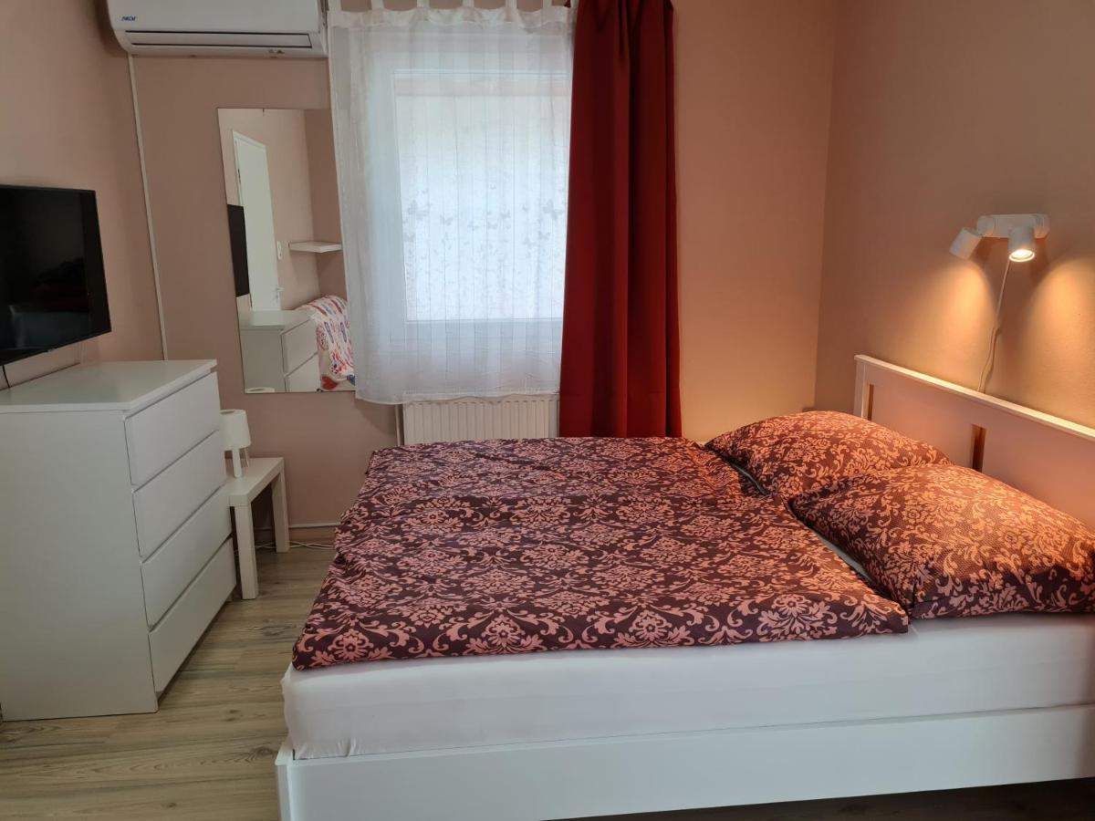 Bed and Breakfast Crystal Es Susanne Panzio Шиофок Экстерьер фото